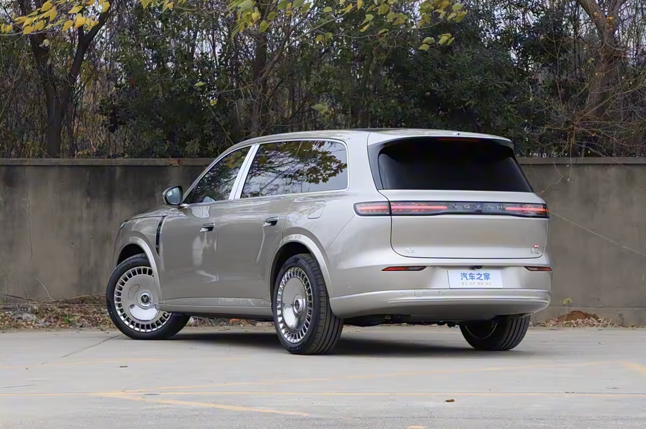 AutomobileFa Voyah Taishan 14041122 3