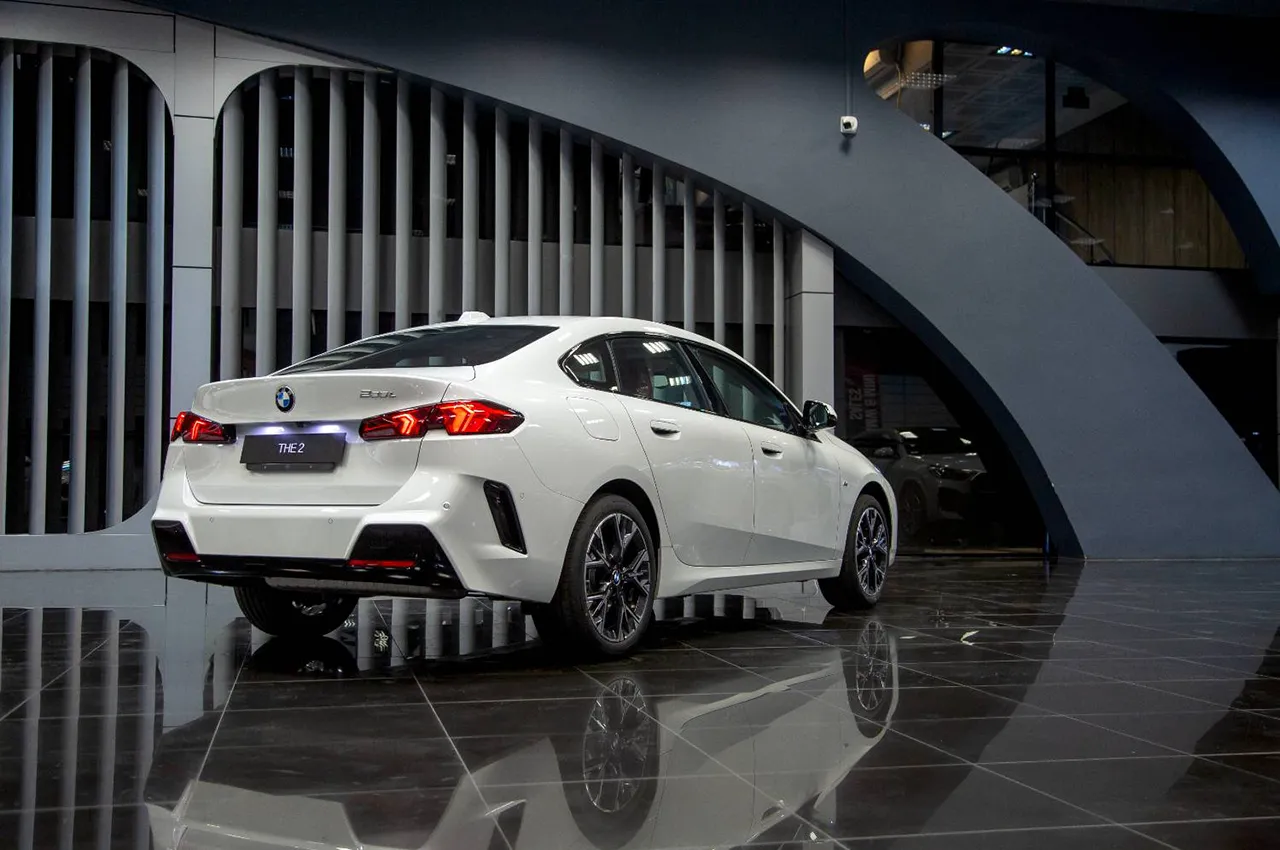 AutomobileFa BMW 225 LMSport 14050122 1