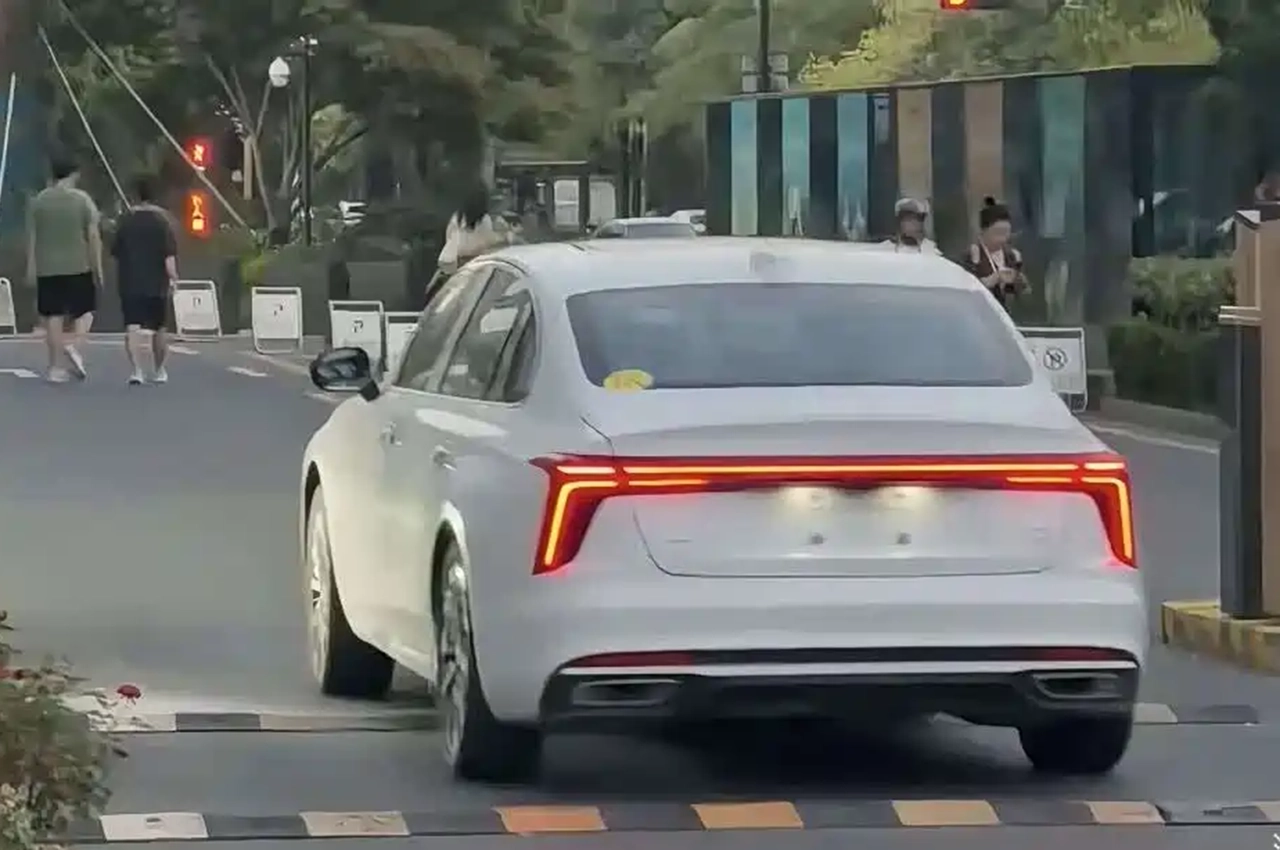 AutomobileFa Hongqi H5 14050220 1