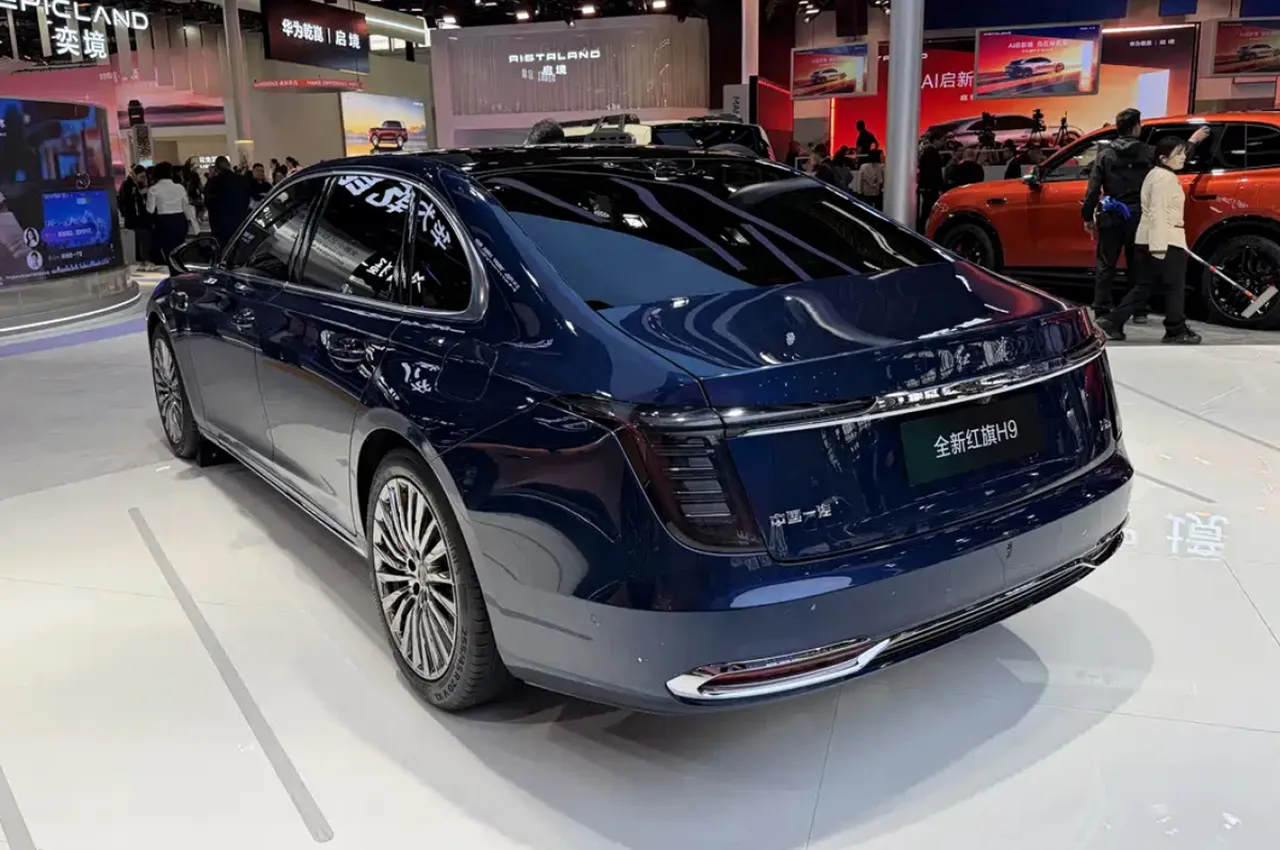 AutomobileFa Hongqi H9 sedan 14050218 1