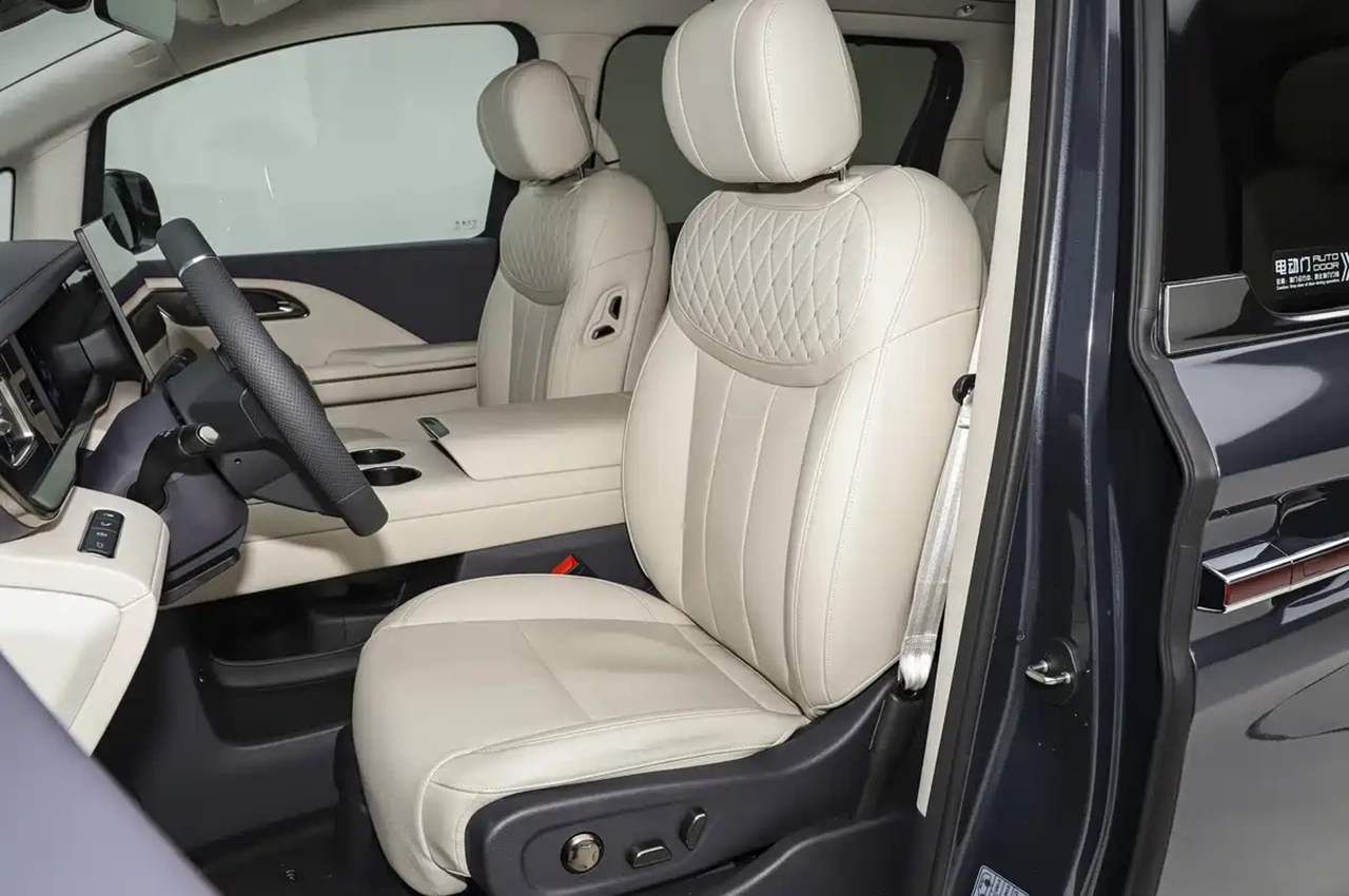 AutomobileFa Hongqi HQ9 14050220 5