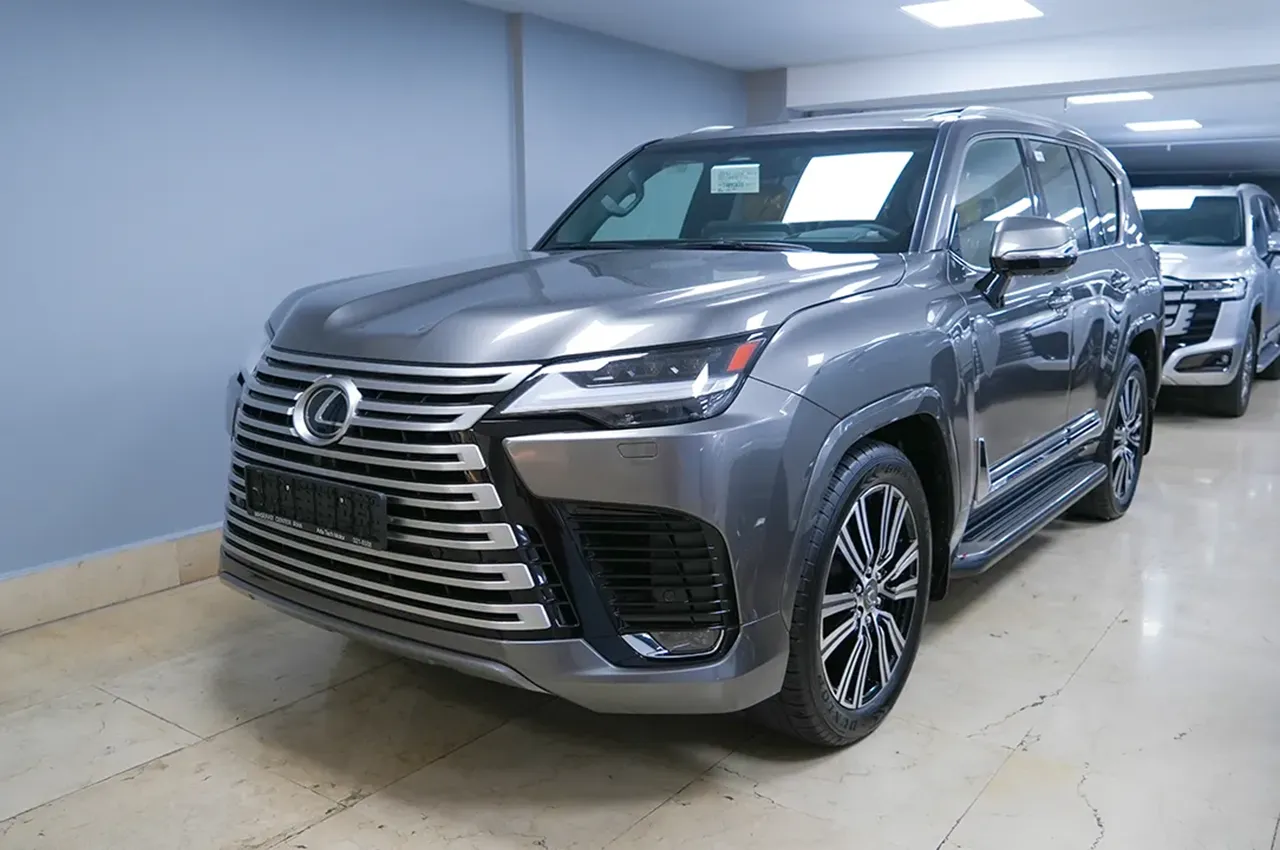 Lexus LX600