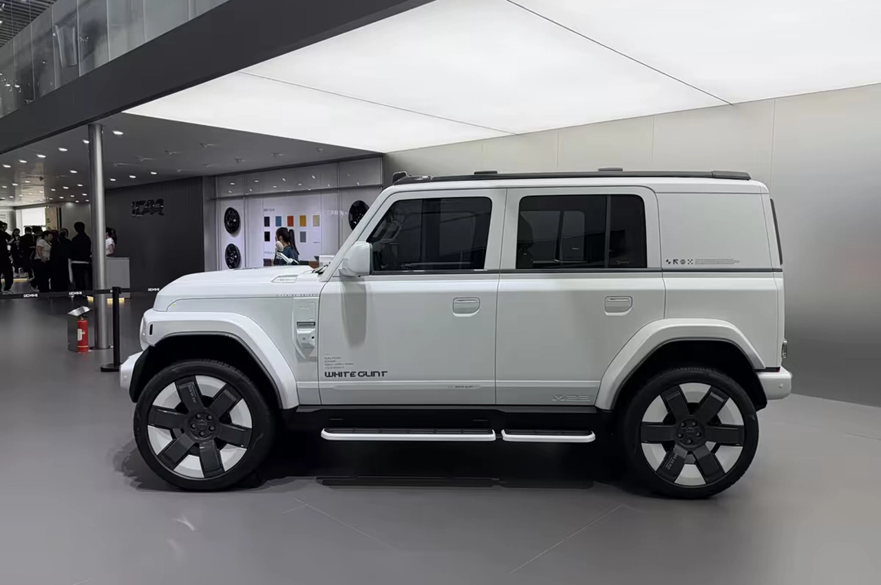 AutomobileFa iCAR V23 White Warrior Edition 14050221 3