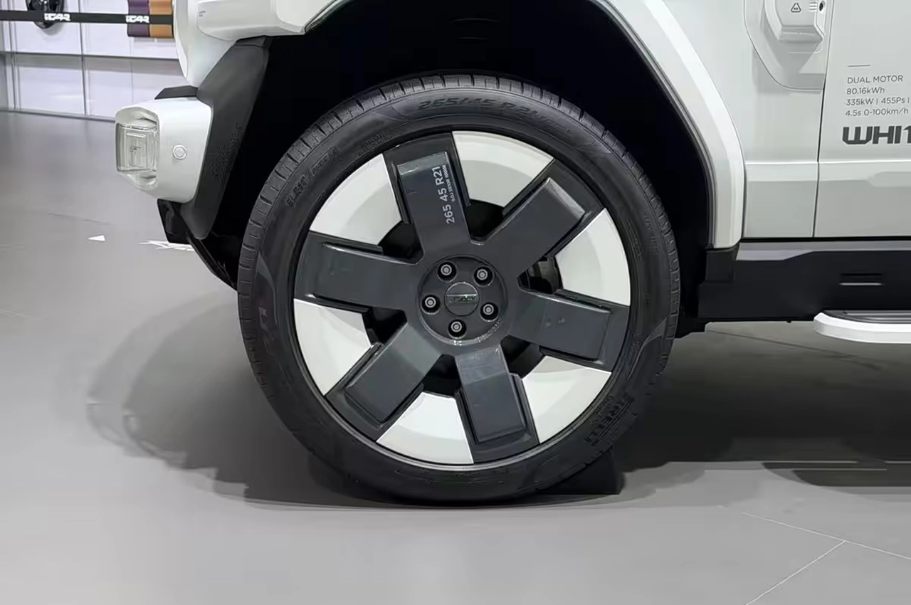 AutomobileFa iCAR V23 White Warrior Edition 14050221 4