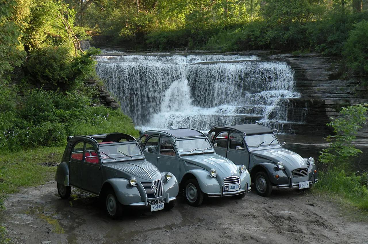 AutomobileFa Citroen 2CV 14050302 2