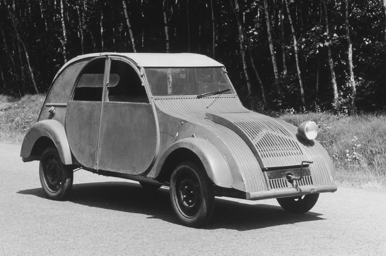 AutomobileFa Citroen 2CV 14050302 3