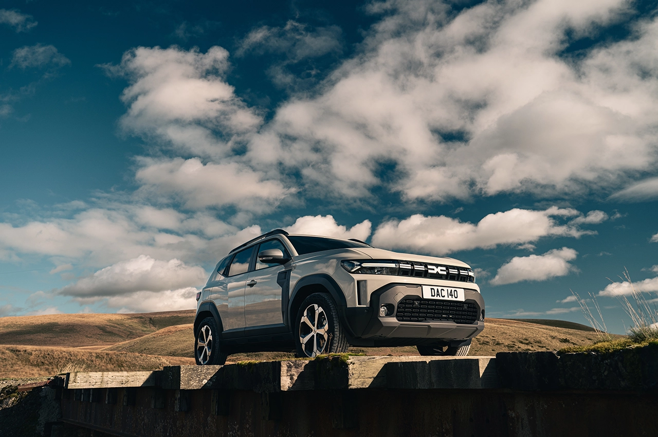 AutomobileFa dacia duster hybrid journey 14050312 1