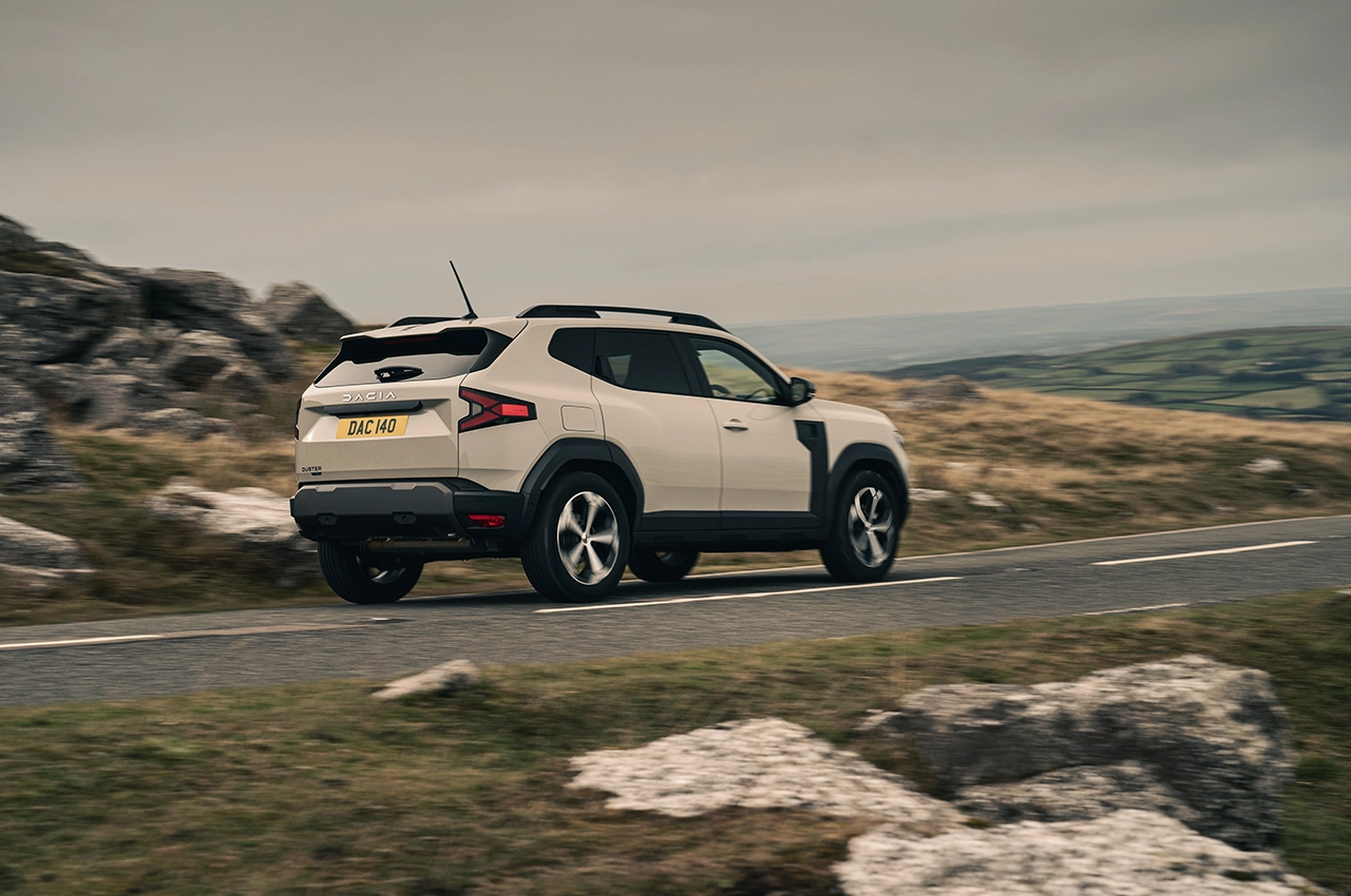 AutomobileFa dacia duster hybrid journey 14050312 3