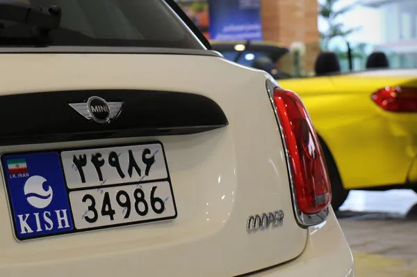 مجلس شورای اسلامی با واردات خودرو از مناطق آزاد مخالفت کرد