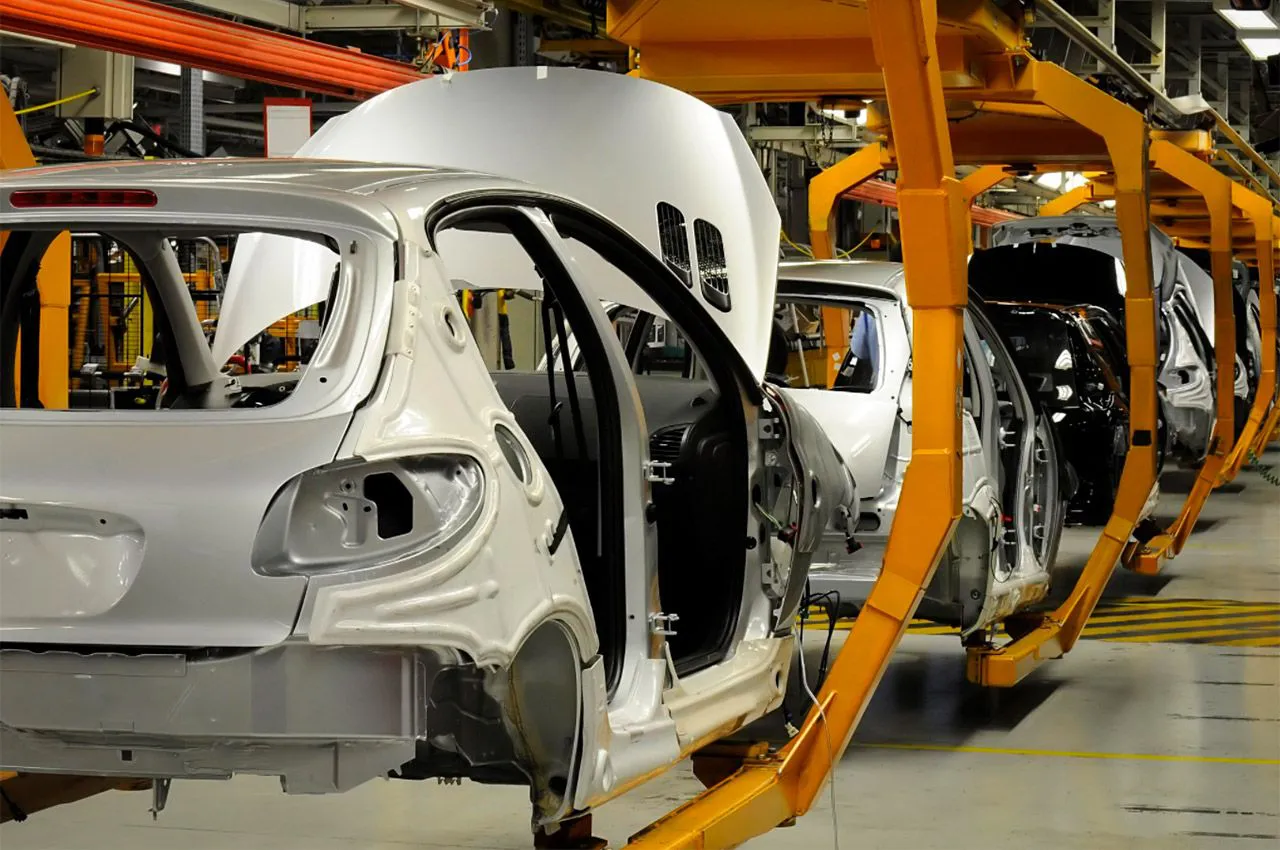 خودروسازان ملزم به عرضه محصولات در بورس خواهند شد