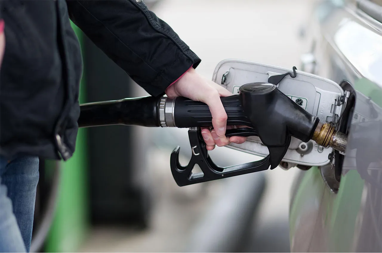 تولید بنزین سوپر تا پایان شهریور به میزان قبلی باز می‌گردد