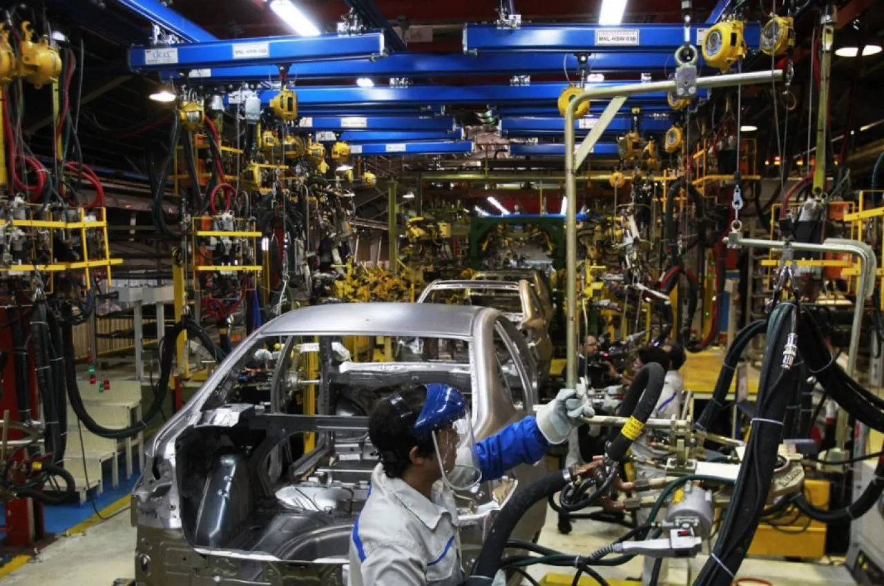 اظهارات و رویکرد جدید وزیر صنعت در مورد بازار خودرو و شرکت‌های ایران خودرو و سایپا