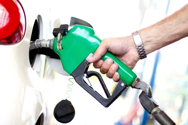 30 لیتر بنزین سهم هر ایرانی