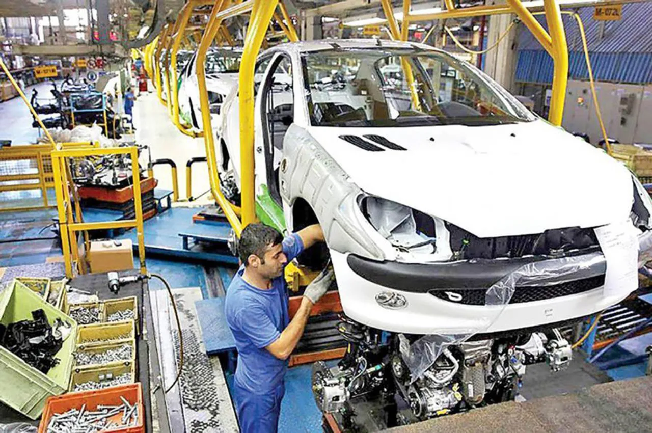 تولید ایران‌ خودرو در سال 1400 از مرز ۴۰۰ هزار دستگاه گذشت