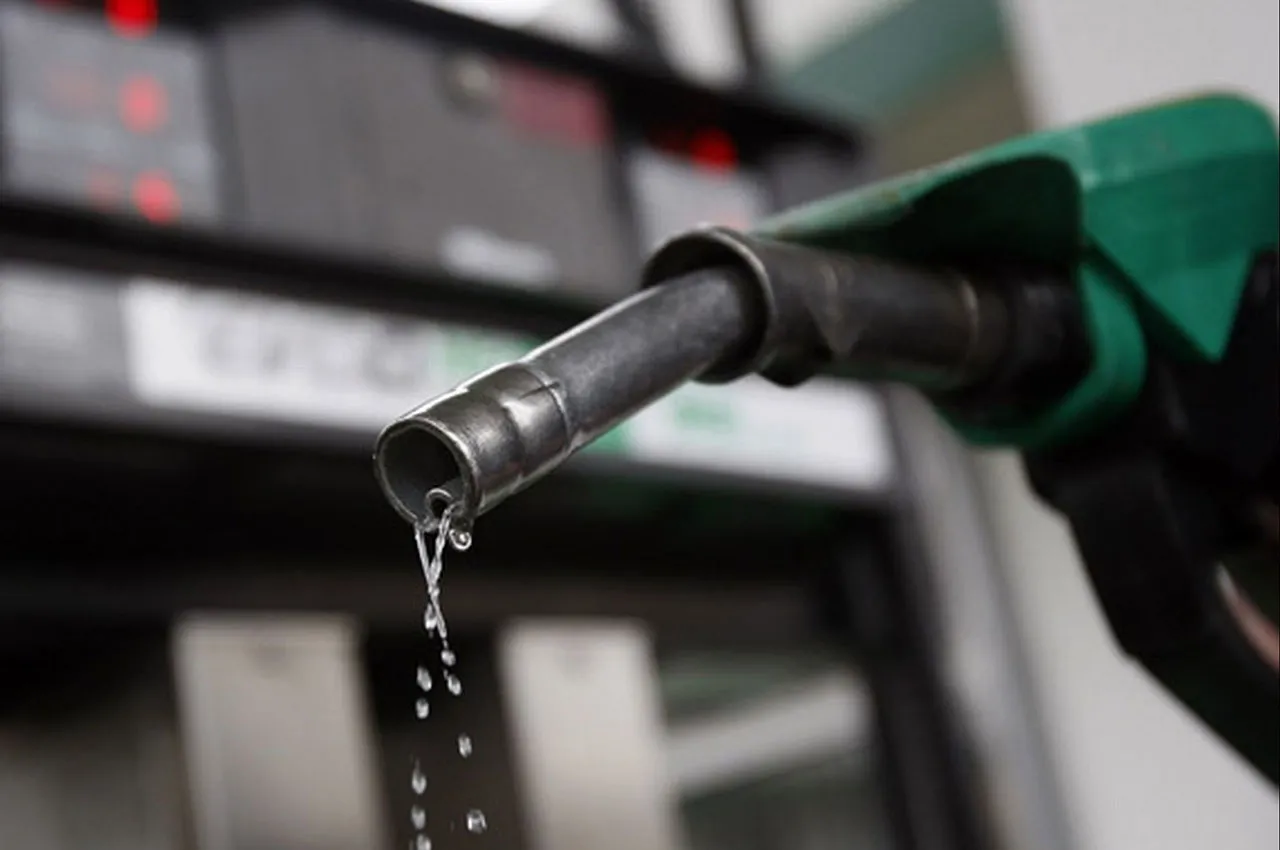 سهمیه‌بندی بنزین از ماه آینده اجرایی می‌شود؟