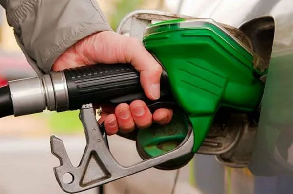 سهمیه‌ بنزین باز هم کاهش پیدا کرد / 15 لیتر بنزین برای هر کد ملی